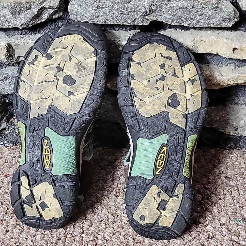 Women's Keen  Brown and Green Outdoor Sandals Size 8 - Picture 7 of 10